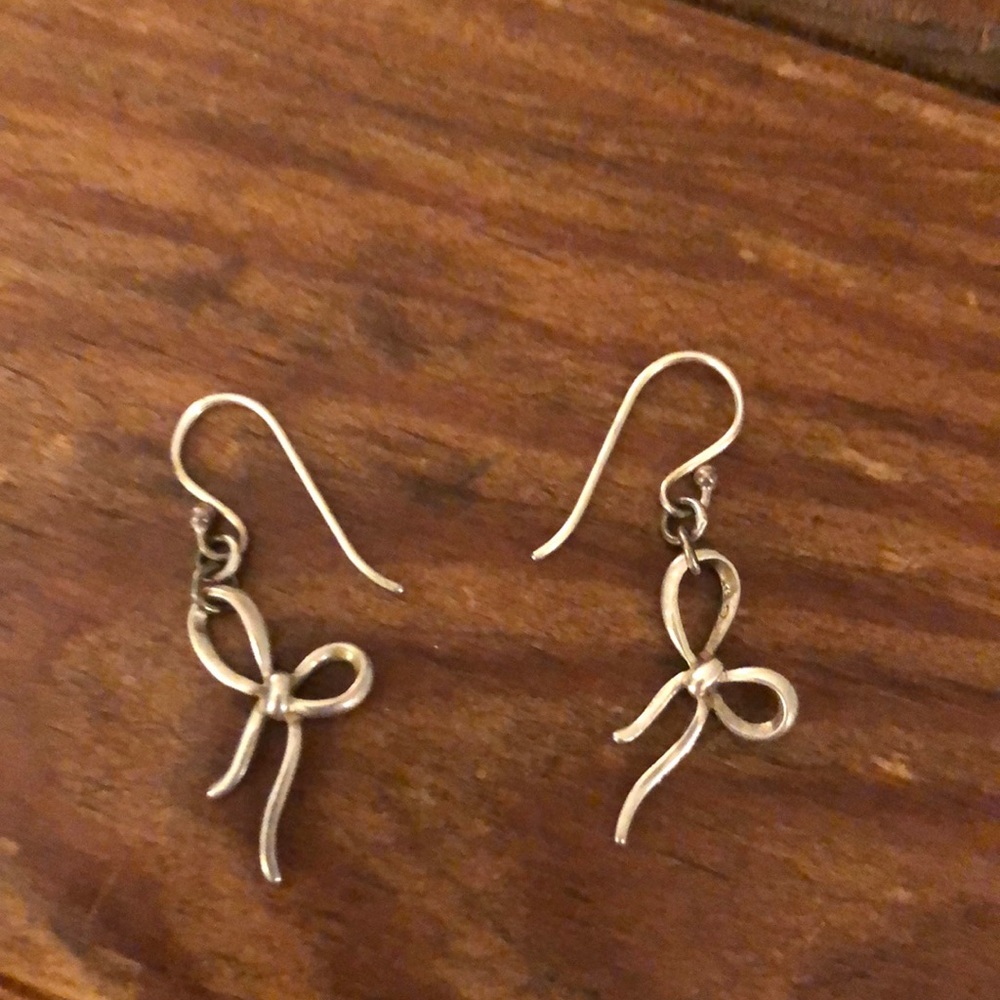 Sterling silver bow earrings